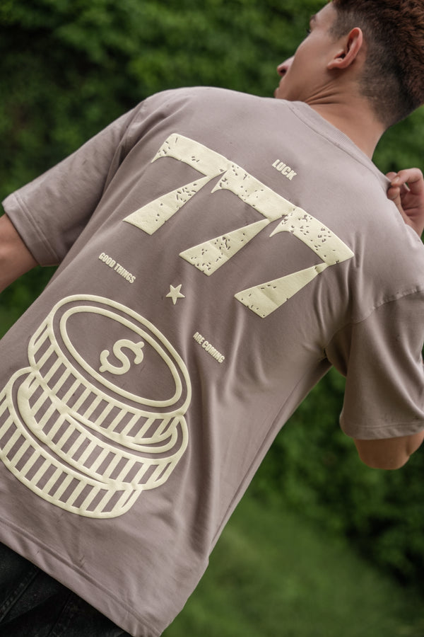 Lucky Seven Oversized Tee – Sandstone Dust